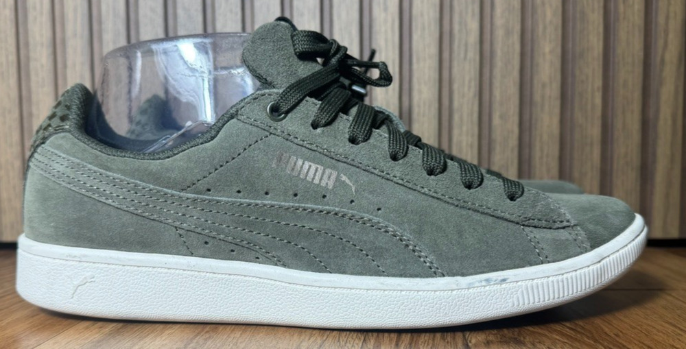 PUMA Vikky Comfort Shoes Green Suede Sneakers (367989-01) NWOB - Women's Size 8W